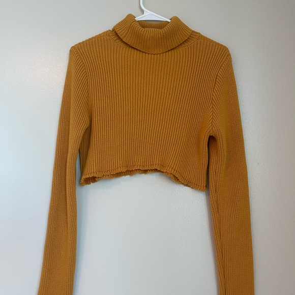 Vintage Mickey crop top sweater. - Picture 2 of 4